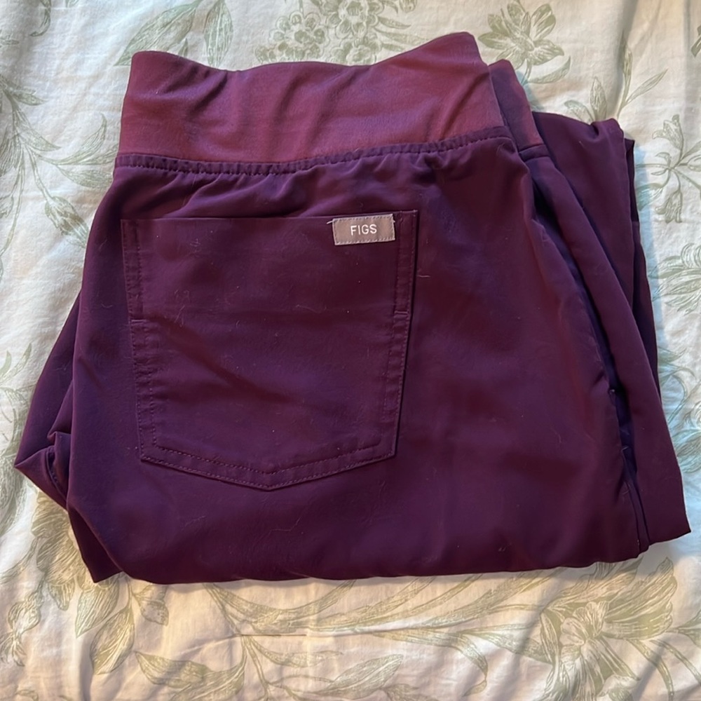 Figs Women’s Zamora Jogger Scrub Pants, Deep Purple (Medium, regular length)